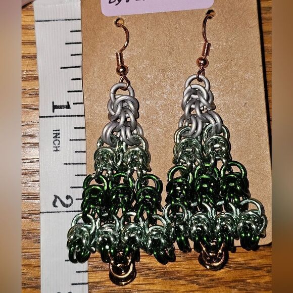 Chainmail Christmas Tree Earrings Large (E22) - Picture 4 of 5
